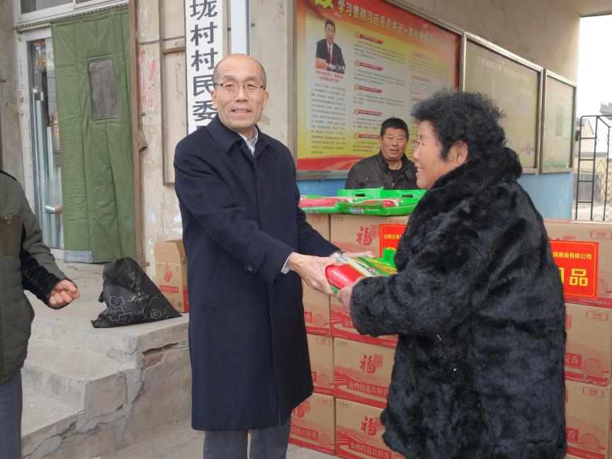 矫马送温暖:春节前慰问王珑村老人